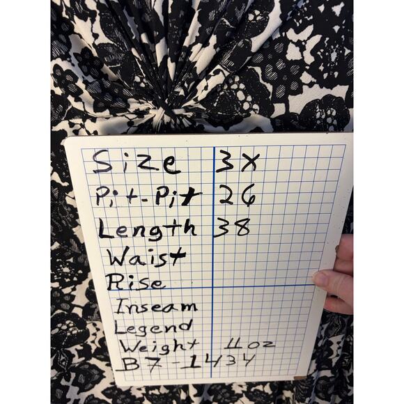 Daisy Fuentes Women’s tunic top gathered front black cream lace print plus Size - Picture 10 of 10